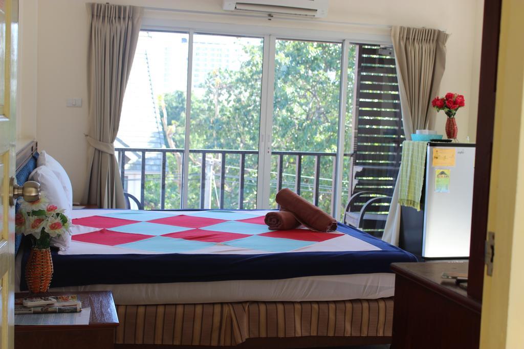 Dacha Beach Aparthotel Pattaya Exteriör bild